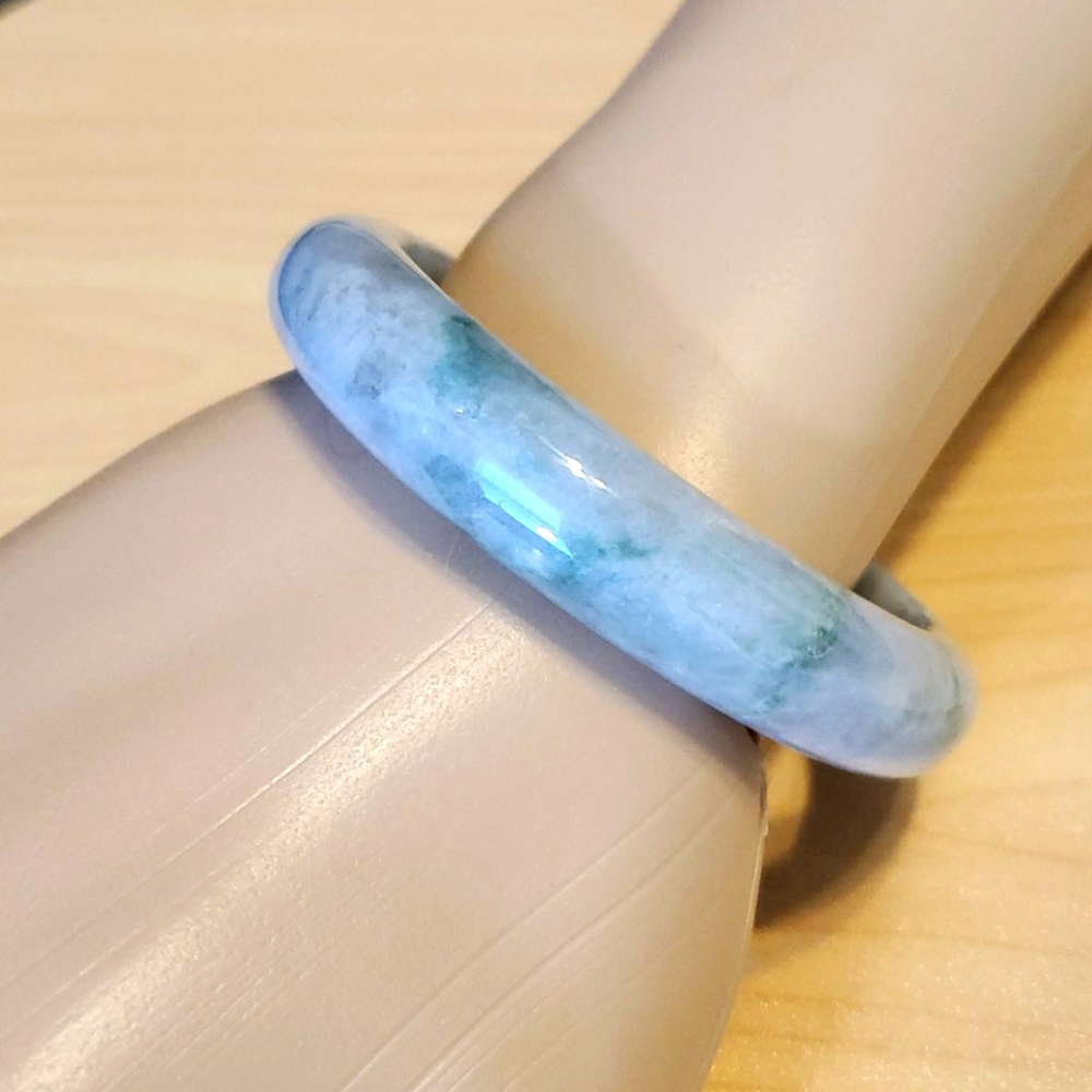 BURMESE JADE BANGLE